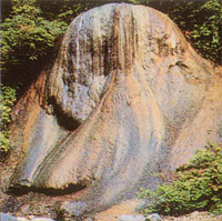 特別天然記念物　天狗の岩